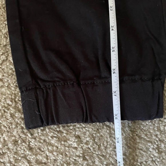 Levi’s Black Tapered Cargo Pants - Picture 6 of 6